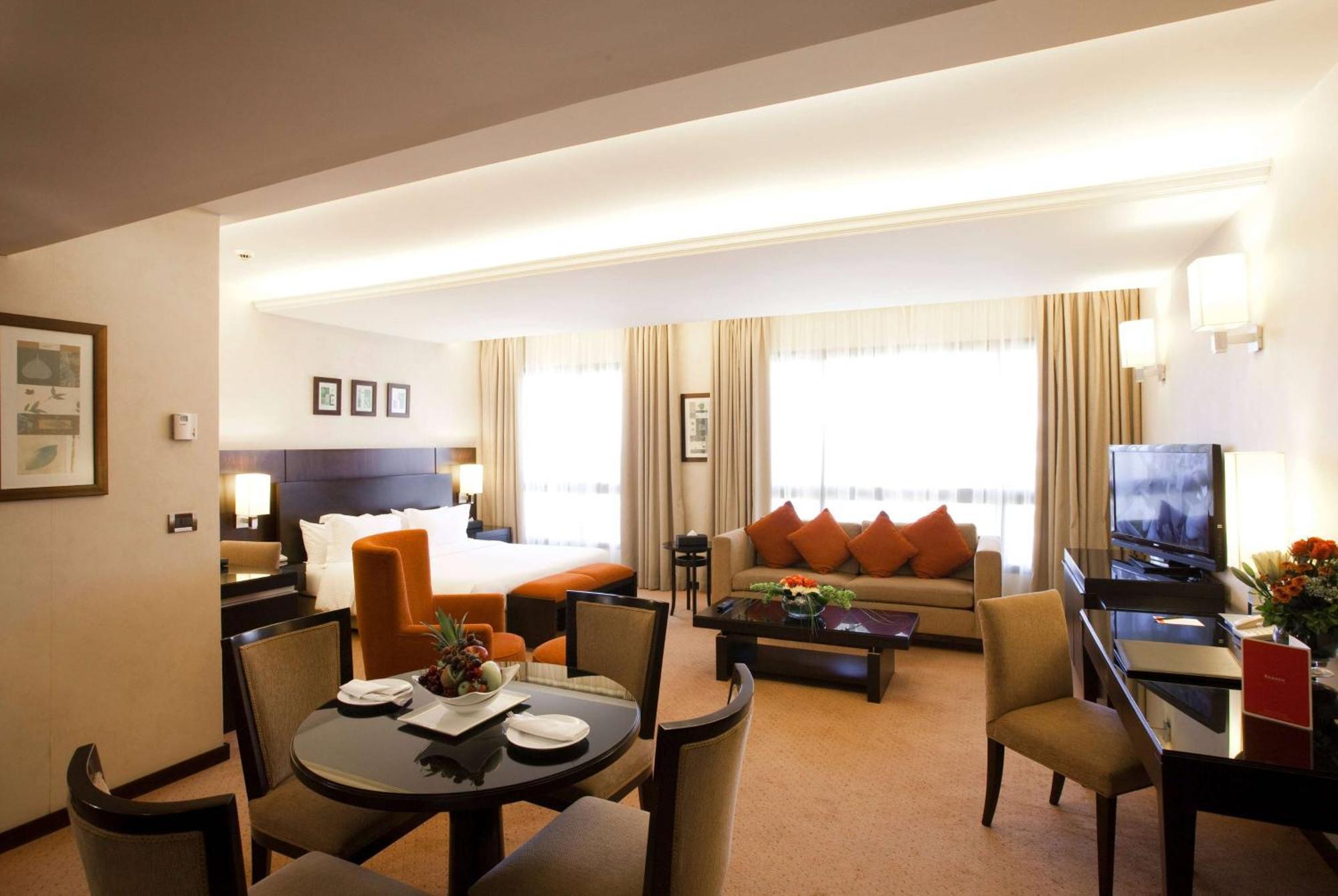 Ramada Plaza By Wyndham Beirut Raouche Hotel Exterior foto
