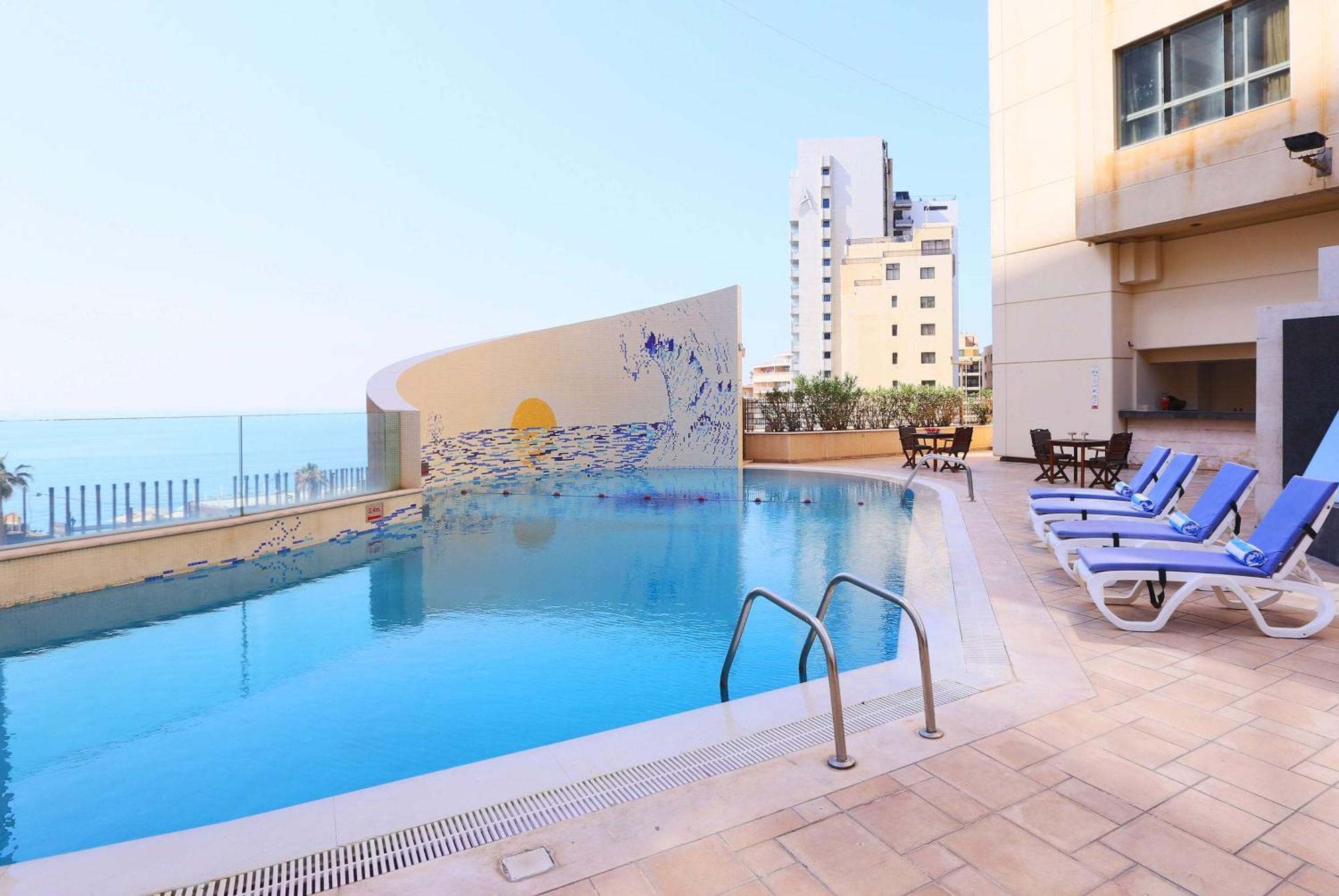 Ramada Plaza By Wyndham Beirut Raouche Hotel Exterior foto