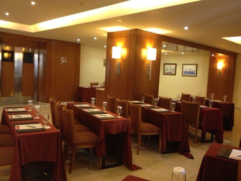 Ramada Plaza By Wyndham Beirut Raouche Hotel Exterior foto